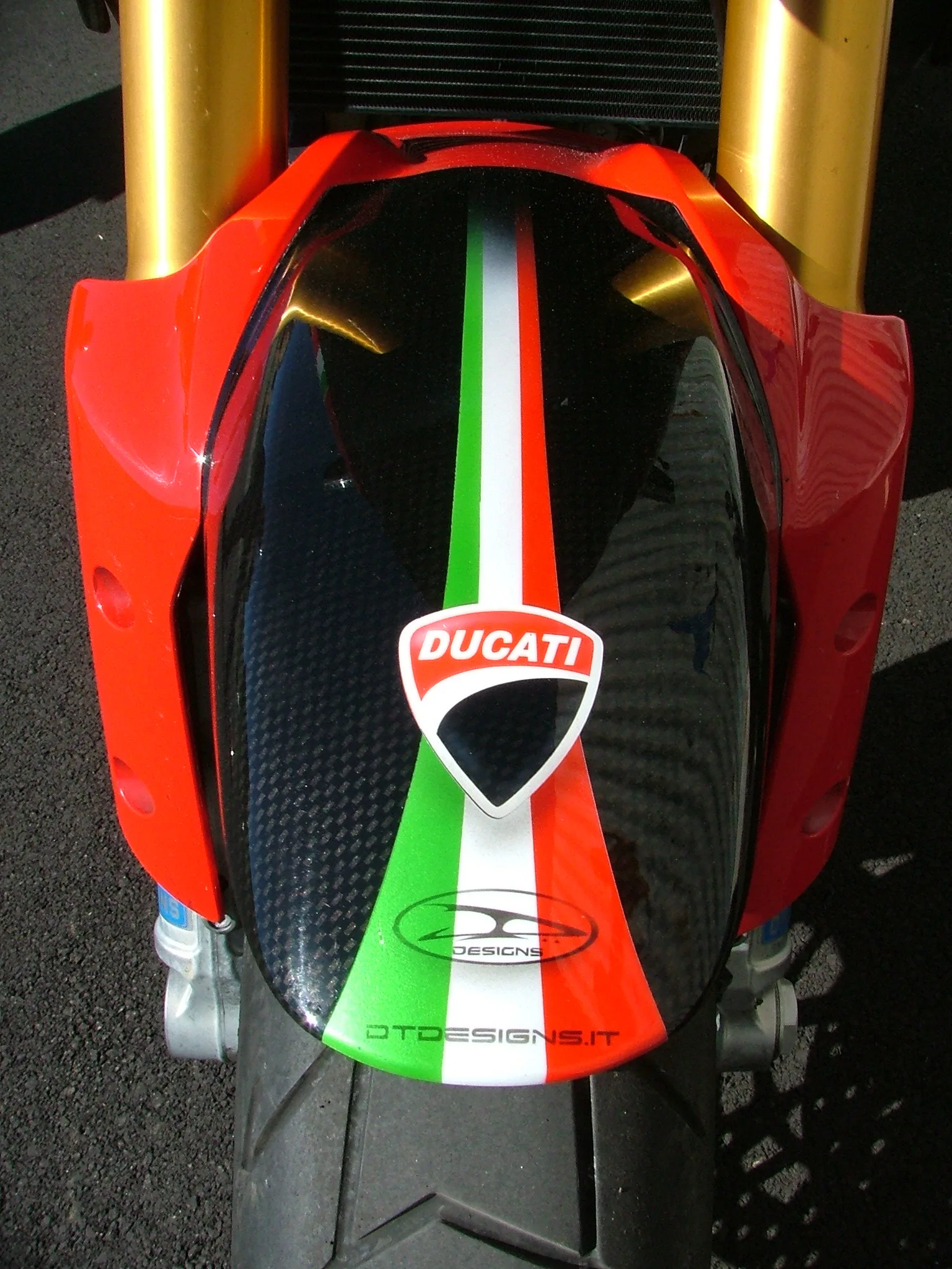 Ducati. Identit&agrave; tricolore. &mdash; dettaglio 3