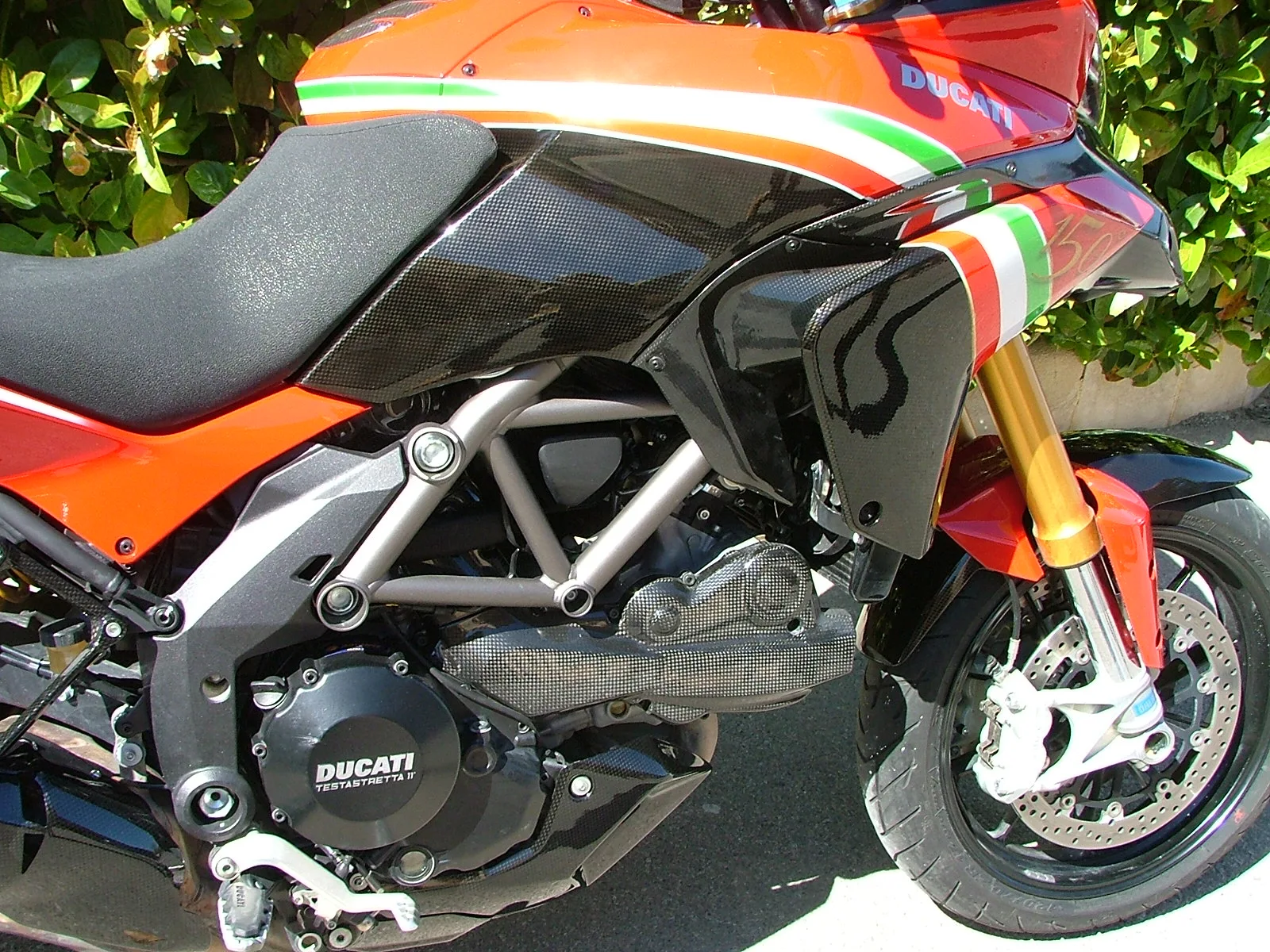 Ducati. Identit&agrave; tricolore. &mdash; dettaglio 2
